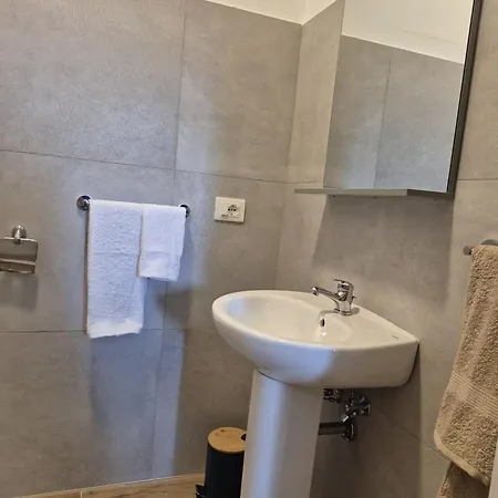 Bed and Breakfast La Casetta Di Cece 3*